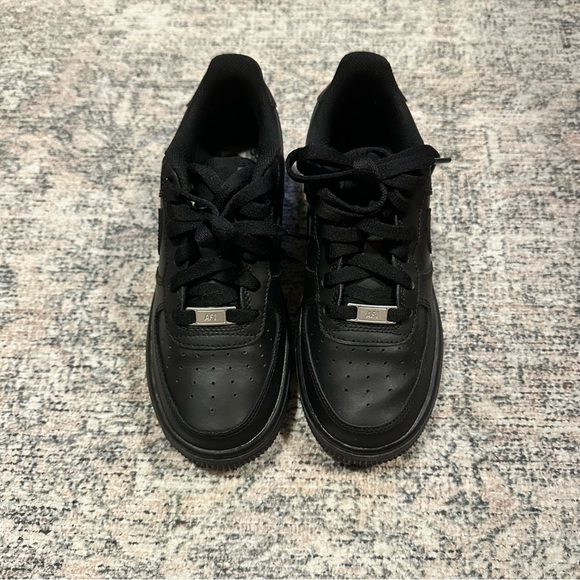 Classic Black AF1’s - Picture 1 of 7